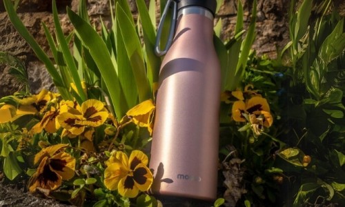 Kendinize Termos Hediye Etmek: Şıklık ve İşlevselliği Birleştiren Akıllı Bir Seçim