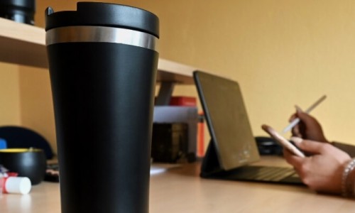 Termos ile Sıcak Çay Keyfini Yanınızda Taşıyın